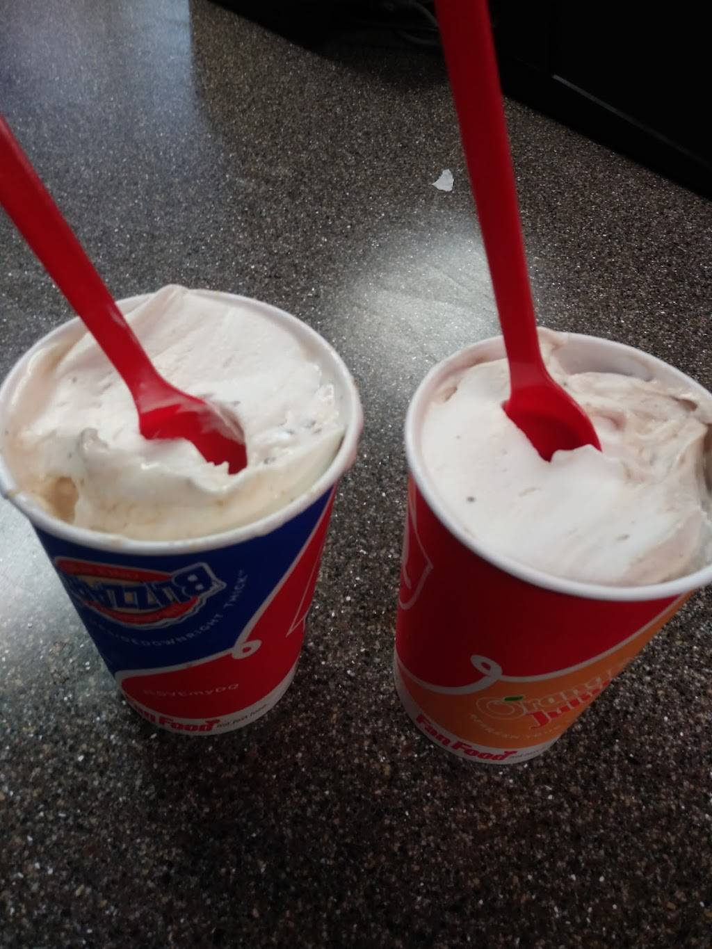 Dairy Queen Grill & Chill | restaurant | 4140 E Thomas Rd, Phoenix, AZ 85018, USA | 6029563801 OR +1 602-956-3801