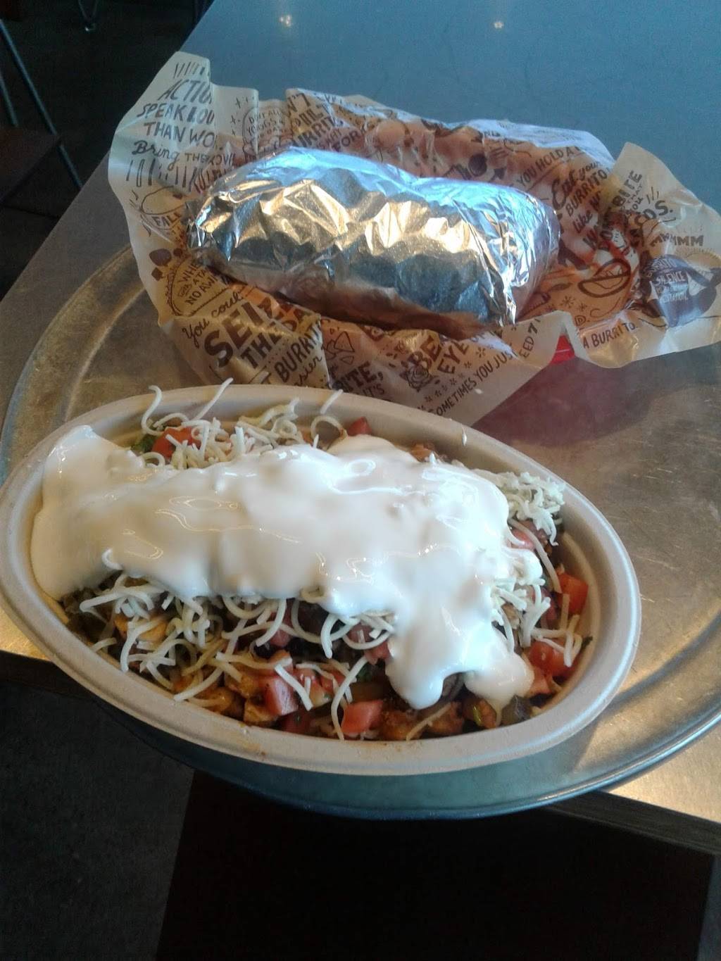 Chipotle Mexican Grill | restaurant | 12348 S, US-71, Grandview, MO 64030, USA | 8167631350 OR +1 816-763-1350