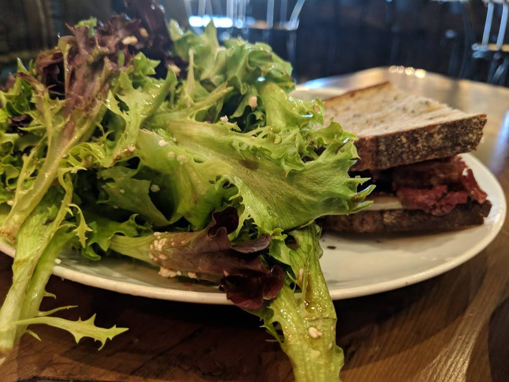 The Squealing Pig | restaurant | 1885 Centre St, West Roxbury, MA 02132, USA | 6174692624 OR +1 617-469-2624