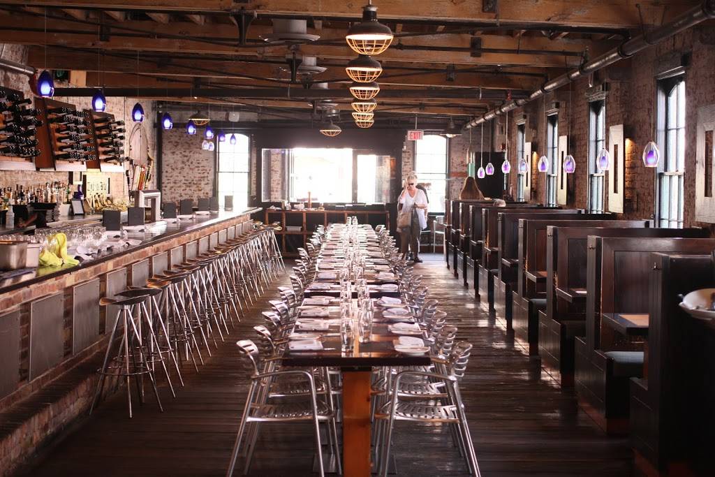 Pure Spirits Oyster House & Grill | restaurant | 17 Tank House Lane, Toronto, ON M5A 3C4, Canada | 4163615859 OR +1 416-361-5859