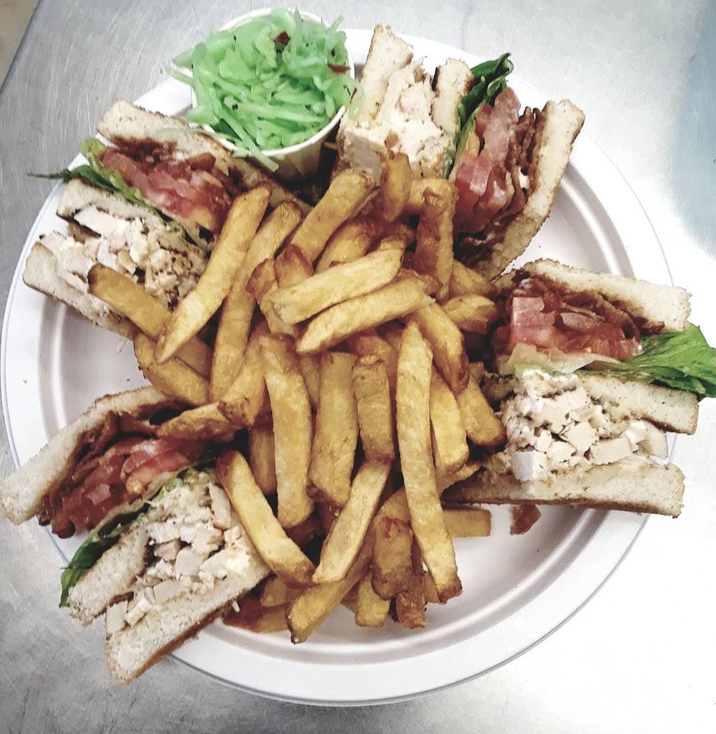 Casse Croute Chez Sylvie | restaurant | 3000 QC-148, Luskville, QC J0X 2G0, Canada | 8194551055 OR +1 819-455-1055