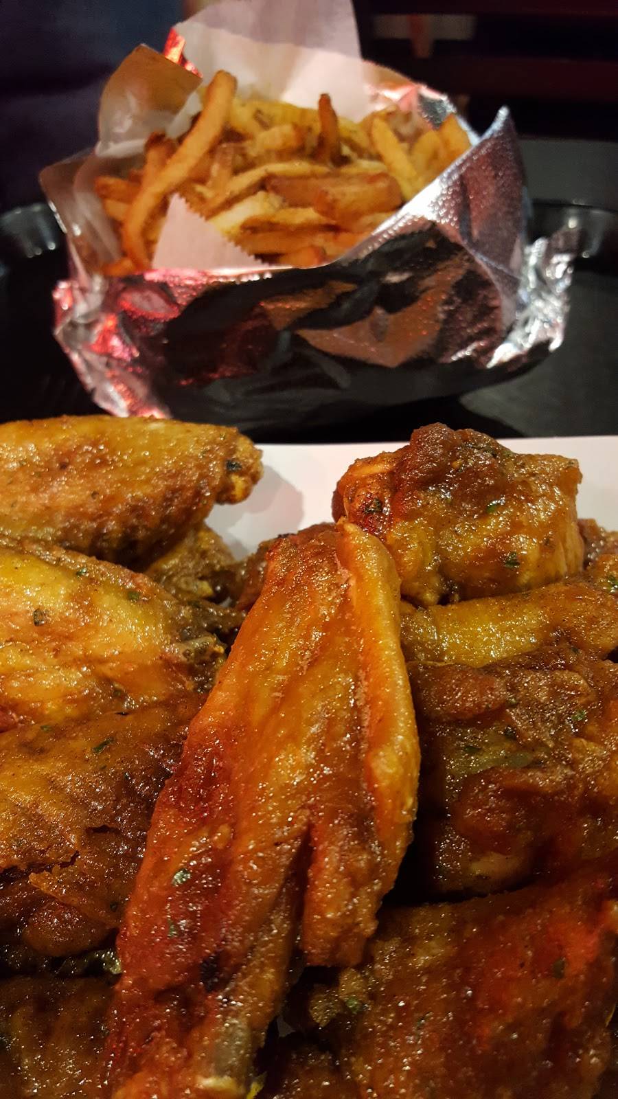 Atl Wings | restaurant | 70 West Warner Road, Chandler, AZ 85225, USA | 4807229464 OR +1 480-722-9464