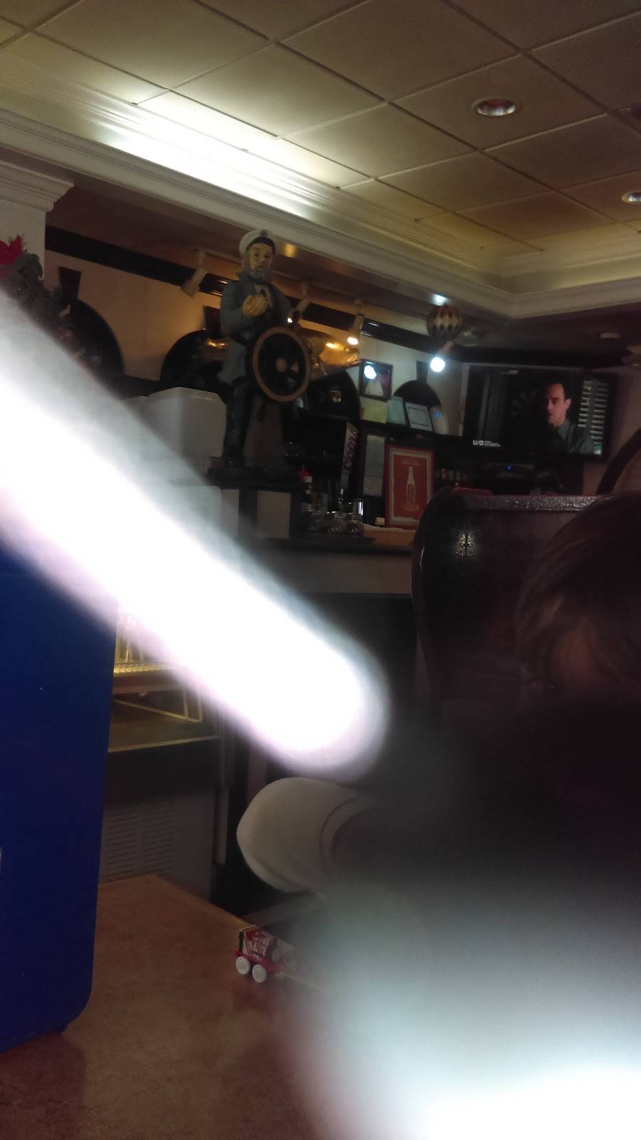 Captains Pizza House | restaurant | 4050 Main St, Bridgeport, CT 06606, USA | 2033710470 OR +1 203-371-0470