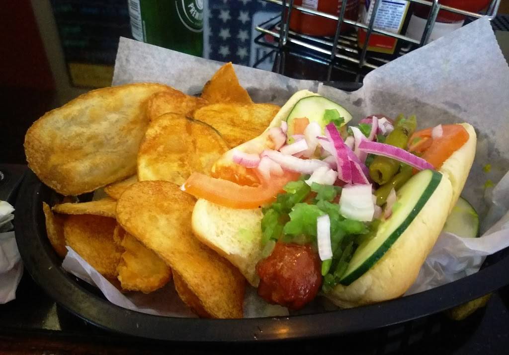 Baileys Restaurant & Bar | restaurant | 17731 Oak Park Ave # A, Tinley Park, IL 60477, USA | 7084297955 OR +1 708-429-7955