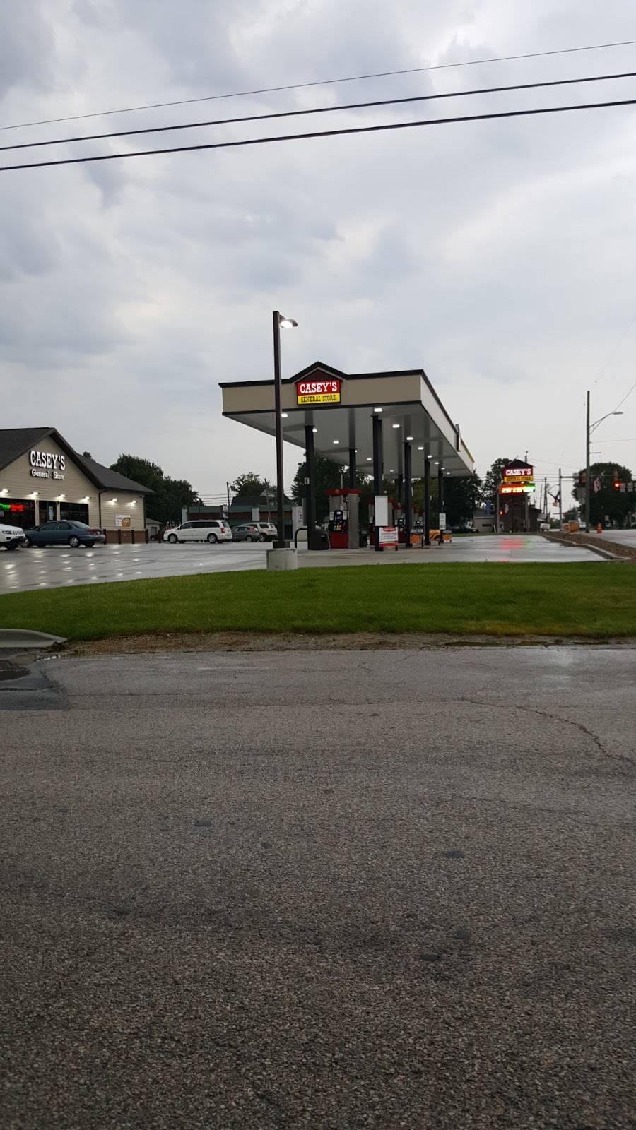 Caseys | meal takeaway | 4 S Main St, Dale, IN 47523, USA | 8129372503 OR +1 812-937-2503