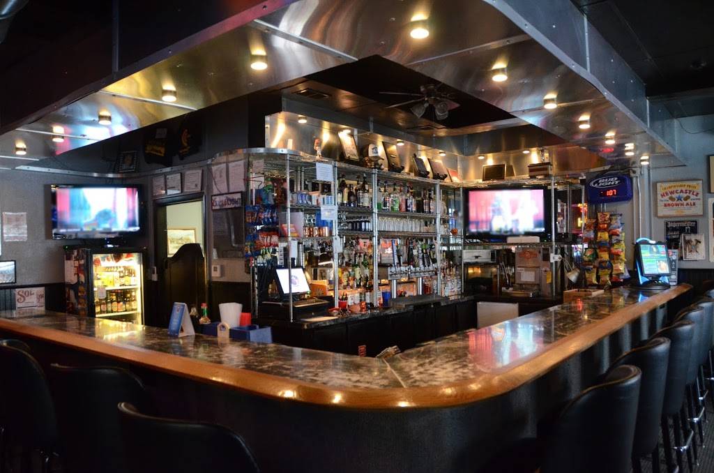 Club Car | restaurant | 122 Wright St, Iowa City, IA 52240, USA | 3193519416 OR +1 319-351-9416