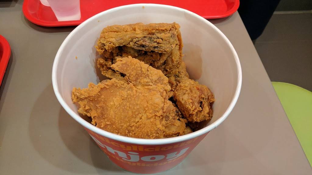 Jollibee | restaurant | 5033 N Elston Ave, Chicago, IL 60630, USA | 7736856770 OR +1 773-685-6770