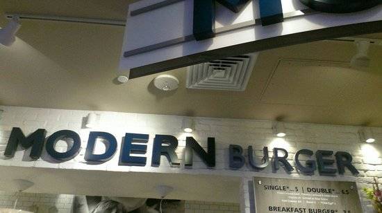 Modern Burger | restaurant | 3800 E Sky Harbor Blvd, Phoenix, AZ 85034, USA | 6022733300 OR +1 602-273-3300