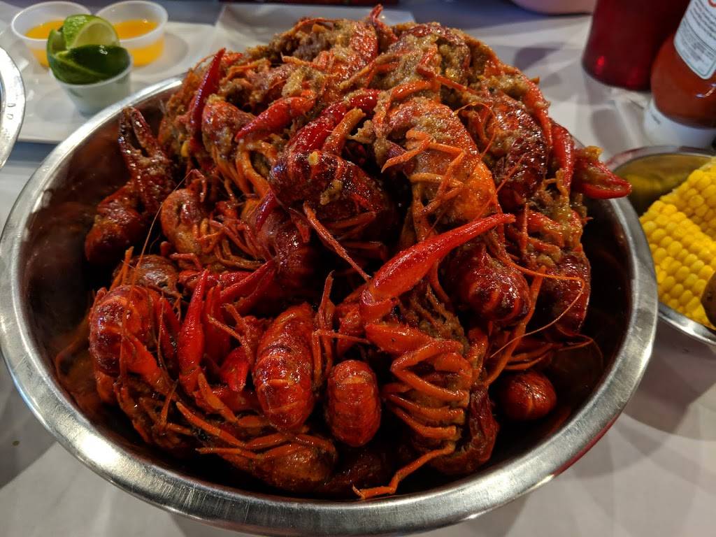 The Crawfish Pot & Oyster Bar | restaurant | 9820 Gulf Fwy #7, Houston, TX 77034, USA | 7133606547 OR +1 713-360-6547