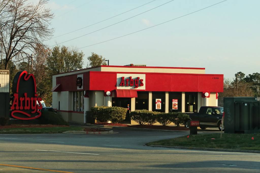 Arbys | restaurant | 1300 5th Ave, Garner, NC 27529, USA | 9196627749 OR +1 919-662-7749
