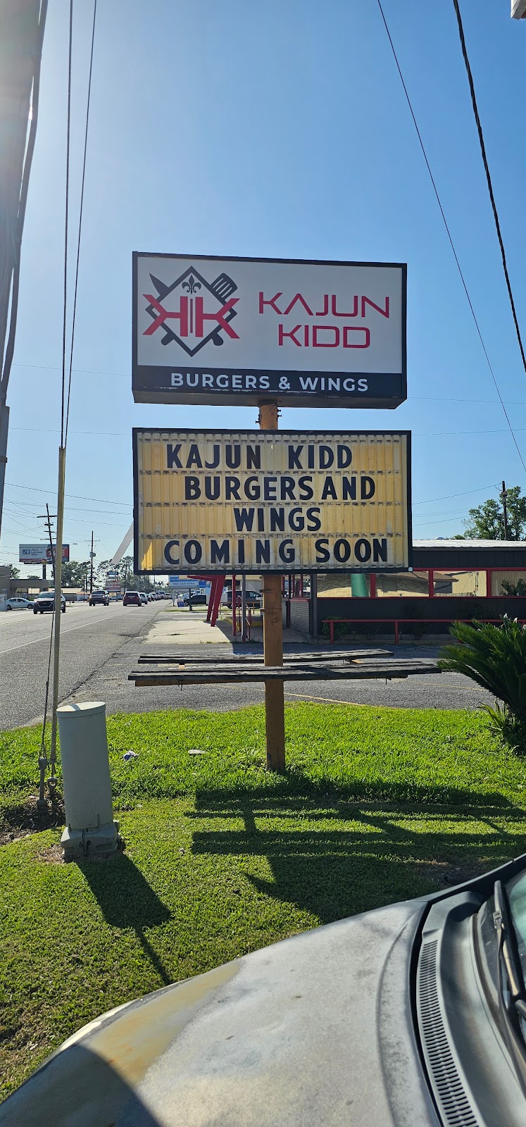 Kajun Kidd Burgers & Wings | restaurant | 710 St Mary St, Thibodaux, LA 70301, USA | 9852279028 OR +1 985-227-9028