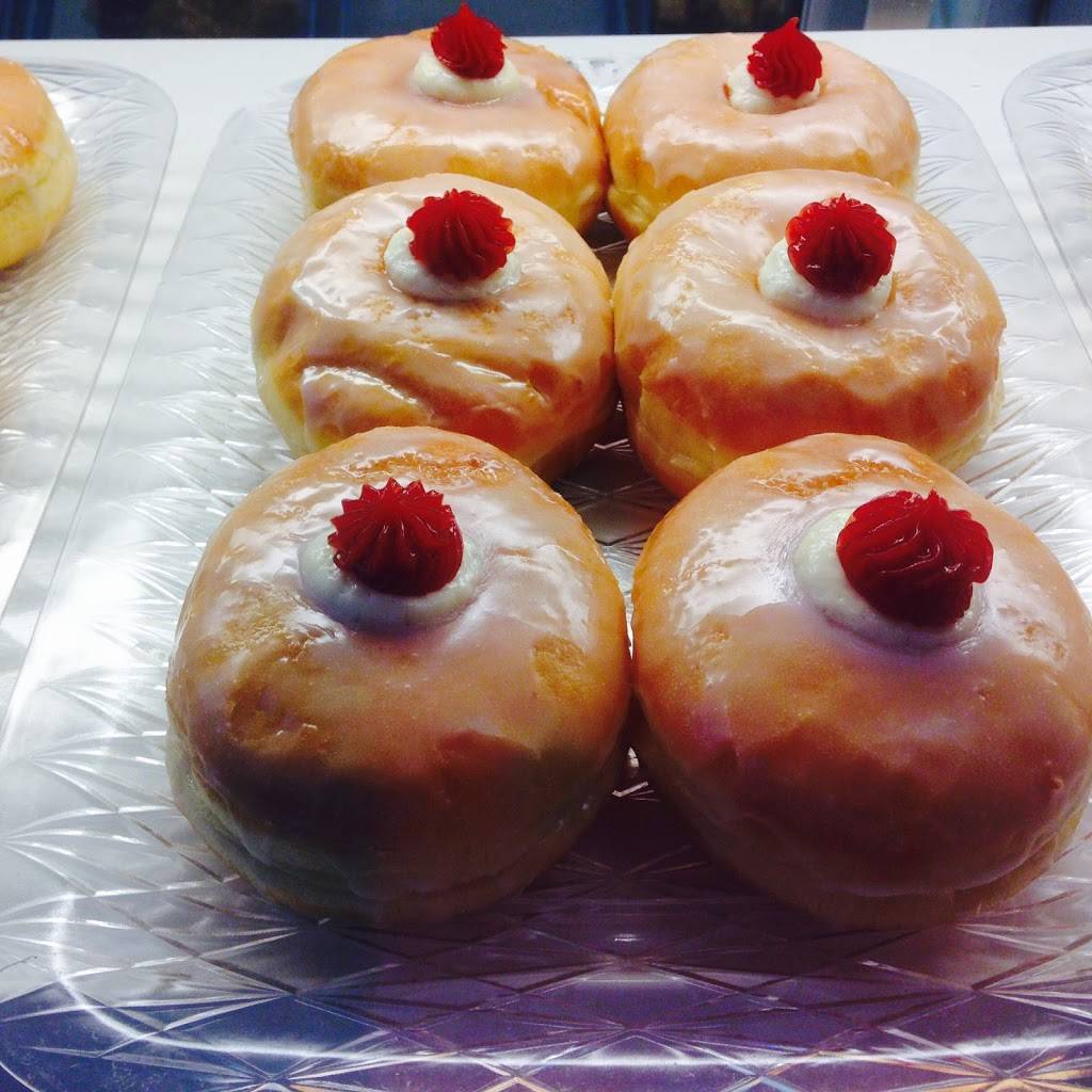 Mi Isla Bakery & Restaurant | restaurant | 738 Chicopee St, Chicopee, MA 01013, USA | 4134378501 OR +1 413-437-8501