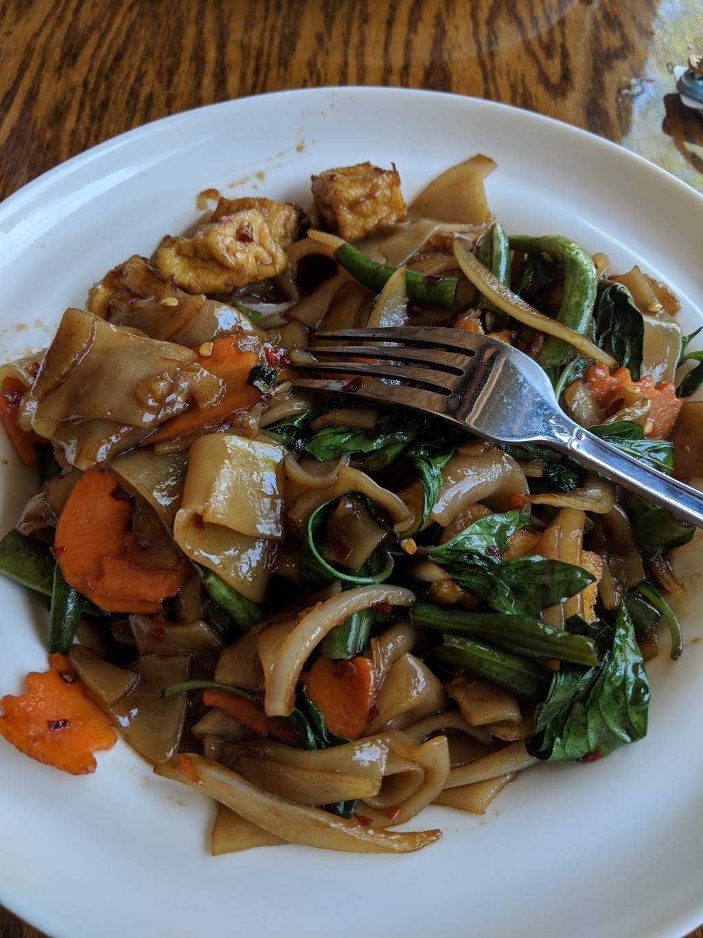 Yummy Thai | restaurant | 1418 W Taylor St, Chicago, IL 60607, USA | 3126330003 OR +1 312-633-0003