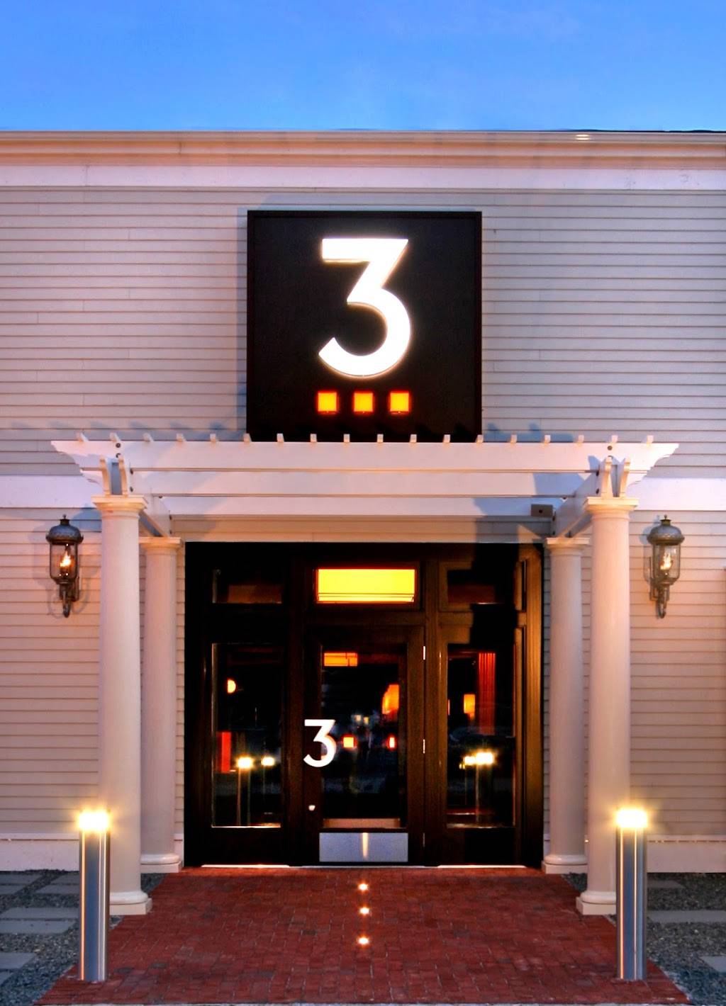 3 Restaurant | restaurant | 461 W Central St, Franklin, MA 02038, USA | 5085286333 OR +1 508-528-6333