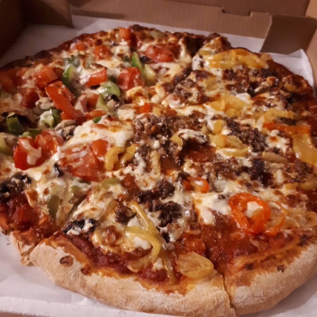 Dinos Dining Lounge | restaurant | 510 Dundas St, Woodstock, ON N4S 1C3, Canada | 5195375892 OR +1 519-537-5892