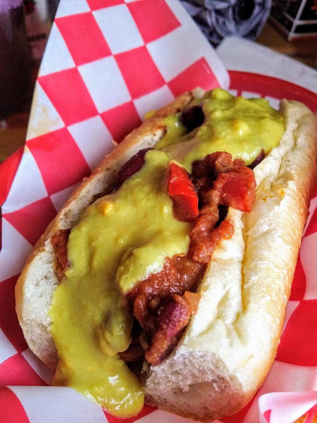 Santoros Franks & Chili | restaurant | 432 W Broad St, Bethlehem, PA 18018, USA | 6108673000 OR +1 610-867-3000