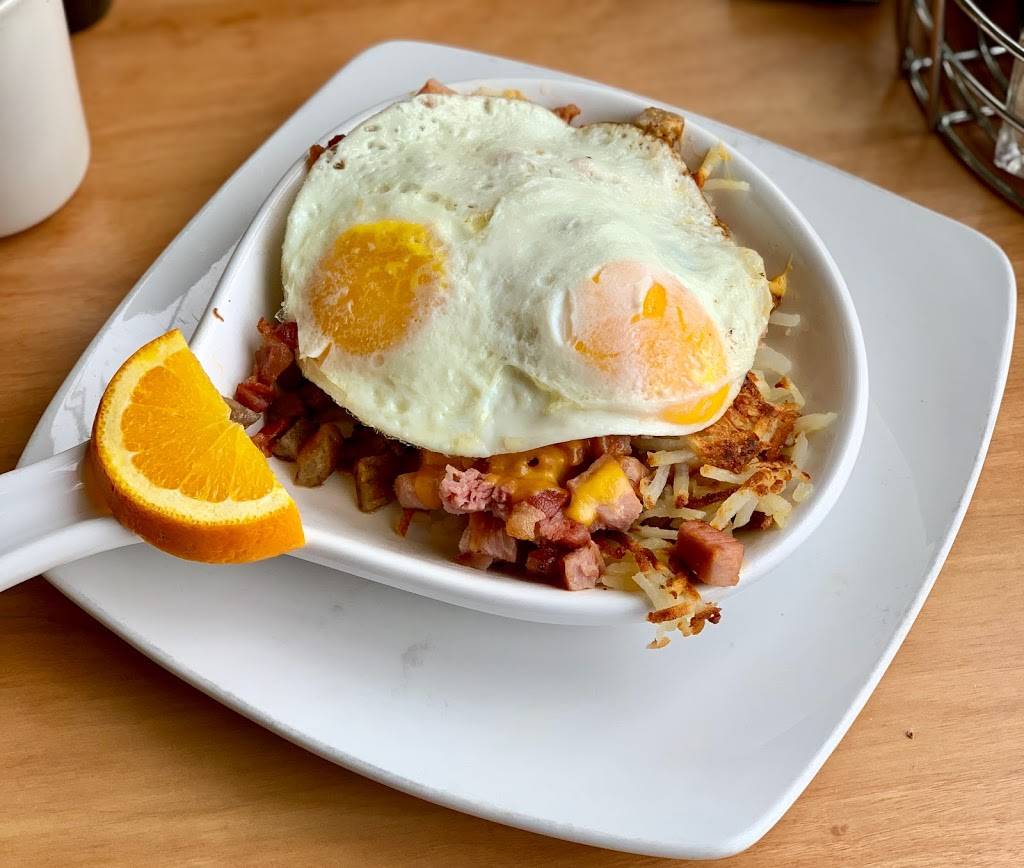 No Wake Bar and Grill | restaurant | 99 Kazimour Dr, Port Barrington, IL 60010, USA | 8473828866 OR +1 847-382-8866