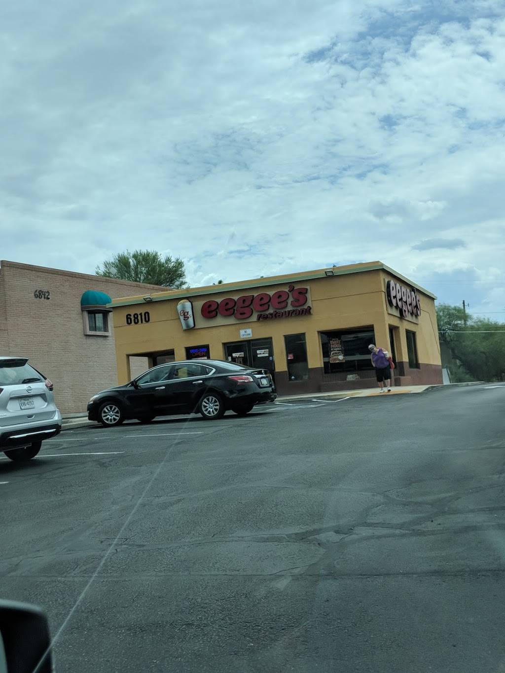 eegees | restaurant | 6810 E Tanque Verde Rd, Tucson, AZ 85715, USA | 5208851803 OR +1 520-885-1803