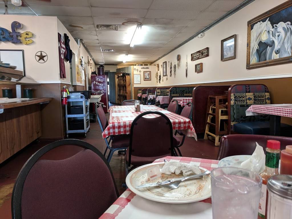 Mckays Country Kitchen & Bbq | restaurant | 1113 Main St, Commerce, TX 75428, USA | 9038866080 OR +1 903-886-6080