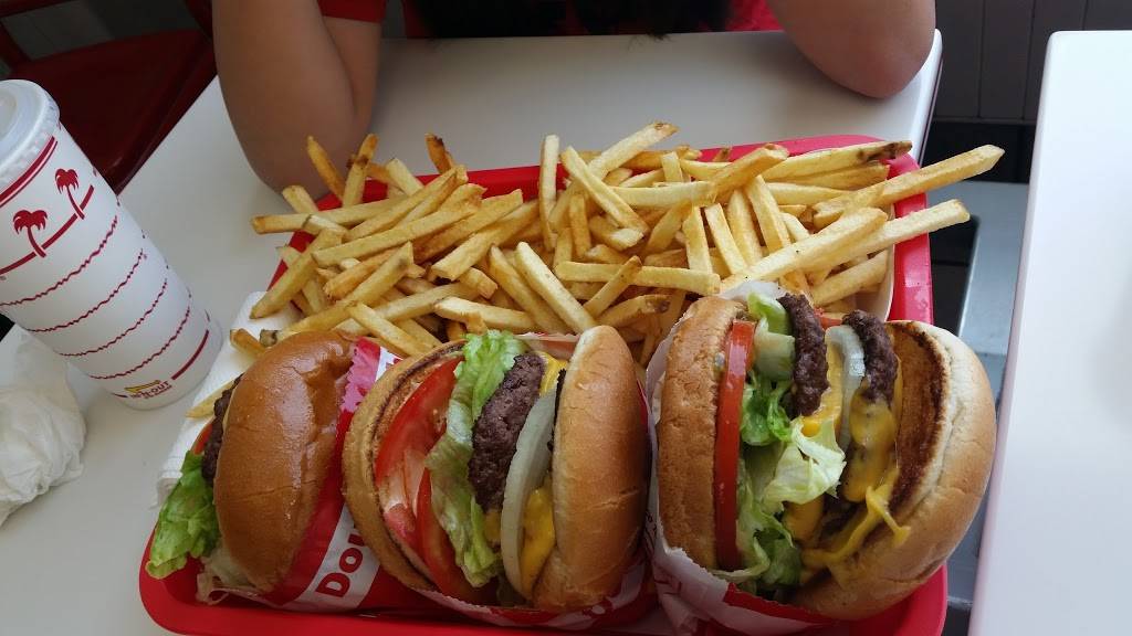 In-N-Out Burger | restaurant | 310 N. Harvey Dr., Glendale, CA 91206, USA | 8007861000 OR +1 800-786-1000