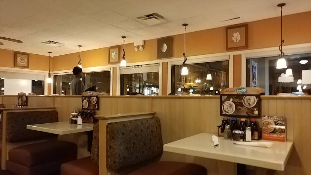IHOP | restaurant | 3760 N Halsted St, Chicago, IL 60613, USA | 7732960048 OR +1 773-296-0048