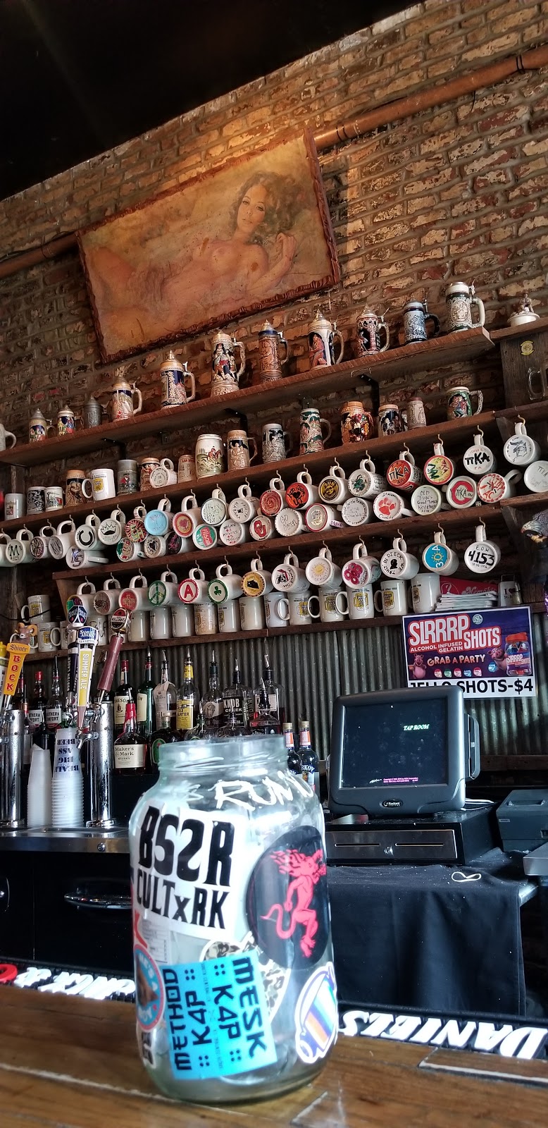 Beale Street Tap Room | restaurant | 168 Beale St, Memphis, TN 38103, USA | 9015762220 OR +1 901-576-2220