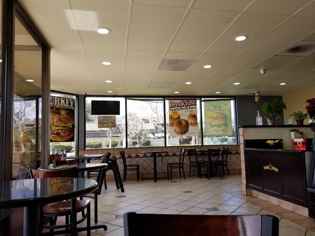 Yum Yum Donuts | cafe | 2441 N Tustin Ave, Santa Ana, CA 92705, USA | 7148349799 OR +1 714-834-9799