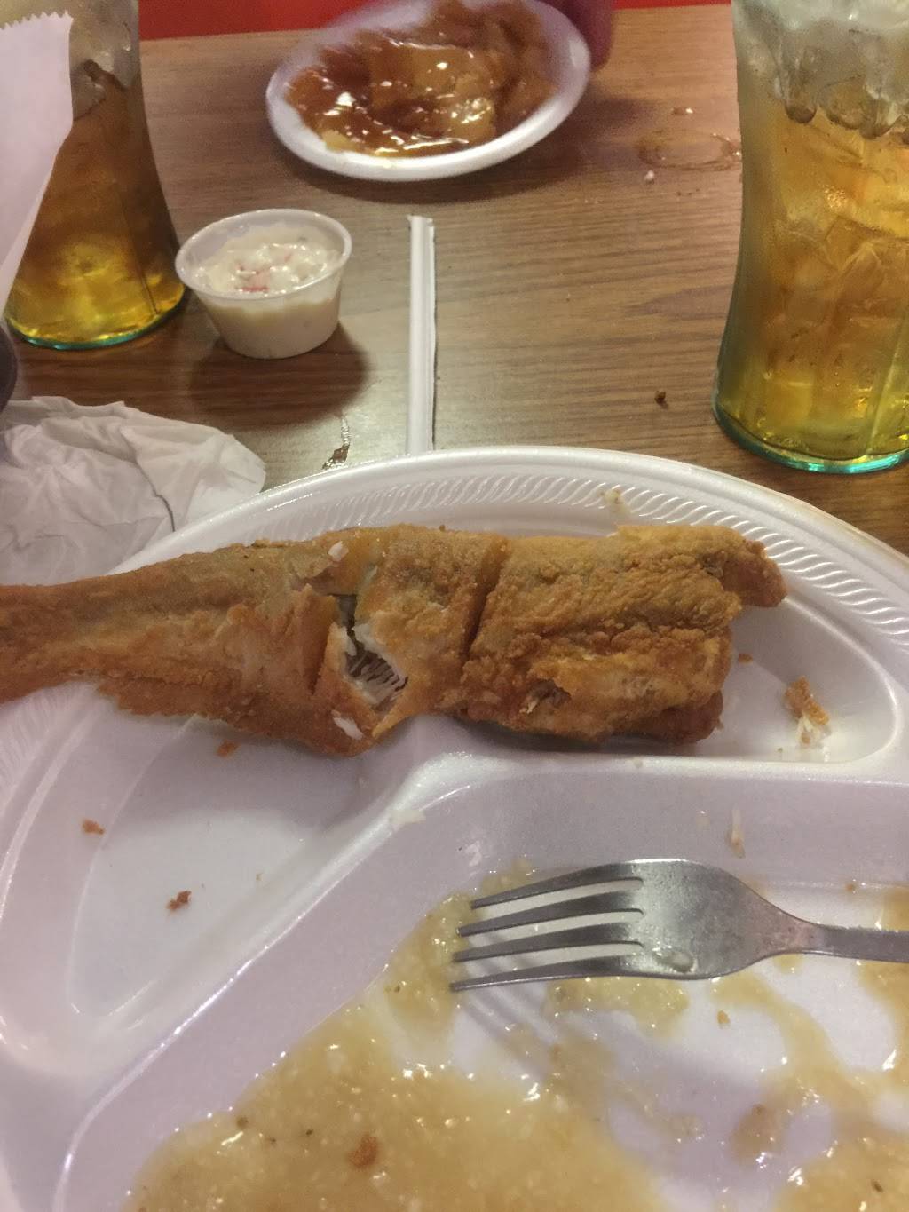 Blacks Seafood Restaurant | restaurant | 215 Fish Camp Rd, Easley, SC 29642, USA | 8648593370 OR +1 864-859-3370