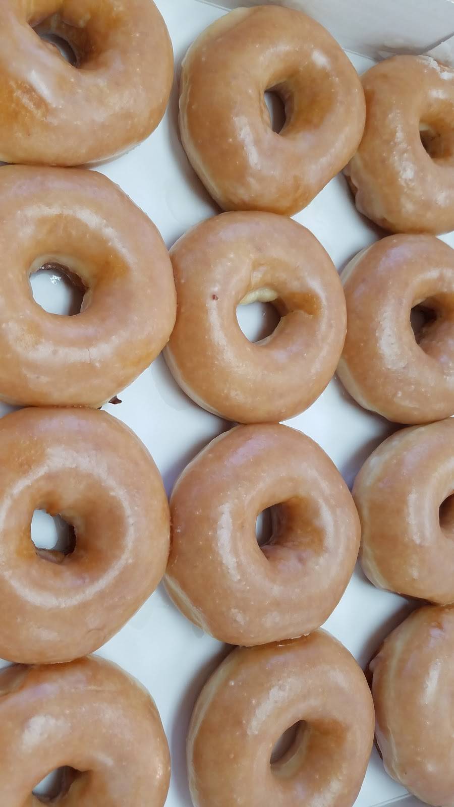 Krispy Kreme | bakery | 16851 S Dixie Hwy, Palmetto Bay, FL 33157, USA | 3052555030 OR +1 305-255-5030