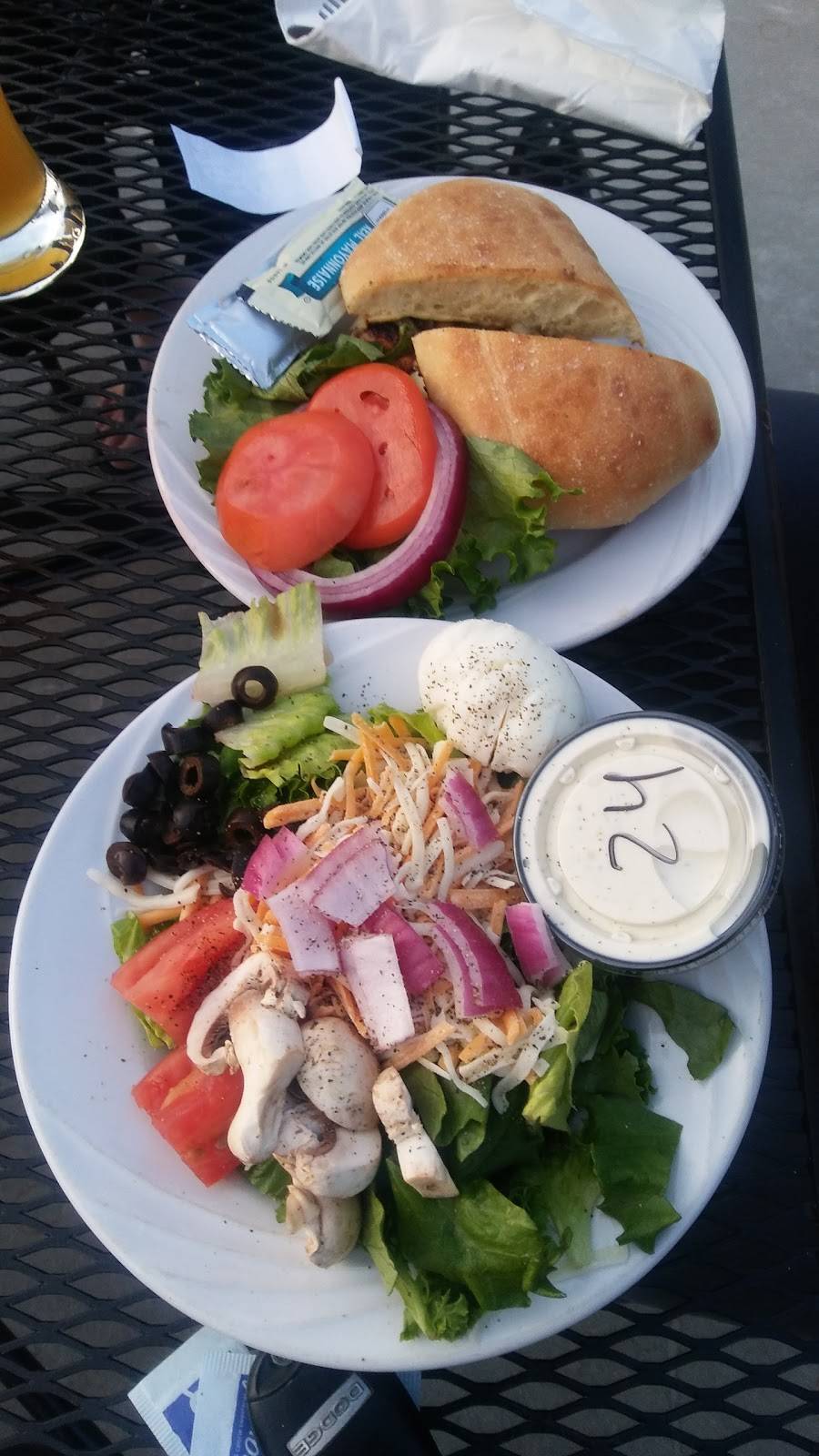 The Silver Creek Saloon and Grill | restaurant | 2520 Mascoutah Ave, Belleville, IL 62220, USA | 6184166337 OR +1 618-416-6337