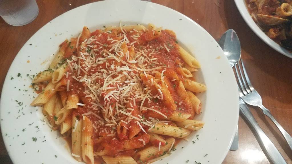 Massimos Ristorante | restaurant | 19 Centre St, Wakefield, MA 01880, USA | 7815871757 OR +1 781-587-1757