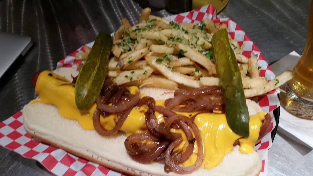 Goose Island | restaurant | 10000 West OHare Avenue, Chicago, IL 60666, USA | 8004667363 OR +1 800-466-7363