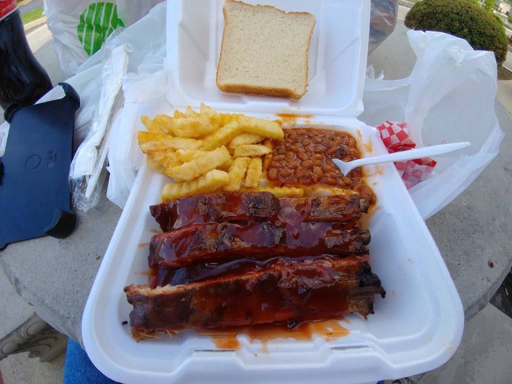 Costas Famous Bar-B-Que LLC | restaurant | 215 Lakeshore Pkwy, Birmingham, AL 35209, USA | 2052630145 OR +1 205-263-0145