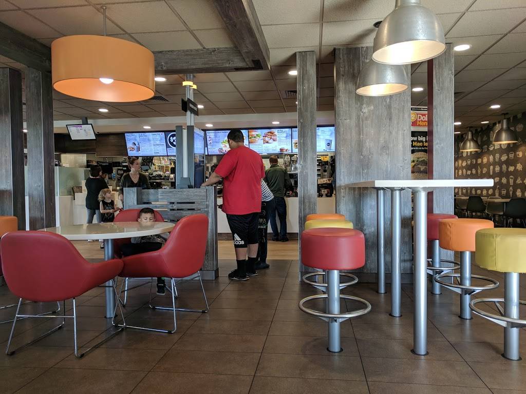 McDonalds | cafe | 240 E 40th St, San Bernardino, CA 92404, USA | 9098865616 OR +1 909-886-5616