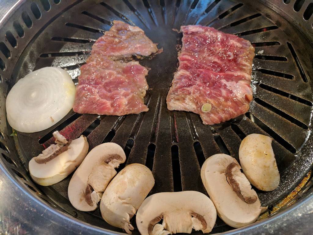 Ssambap Korean BBQ | restaurant | 2350 Nesconset Hwy, Stony Brook, NY 11790, USA | 6316756402 OR +1 631-675-6402