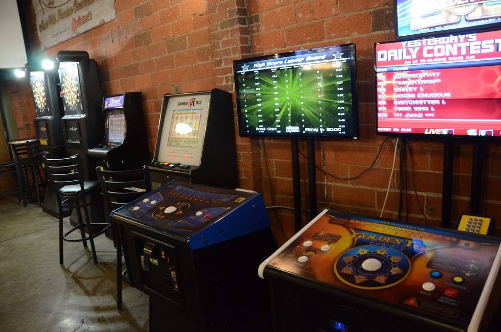 Quintons Bar & Deli | restaurant | 506 E Grand Ave, Des Moines, IA 50309, USA | 5152446624 OR +1 515-244-6624