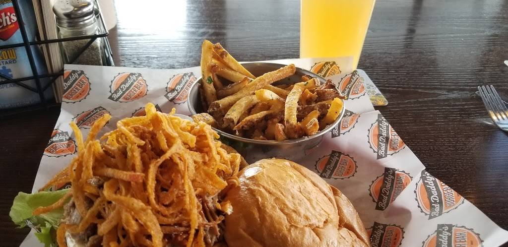 Bad Daddys Burger Bar | restaurant | 4928 Thompson Pkwy, Johnstown, CO 80534, USA | 9706674978 OR +1 970-667-4978
