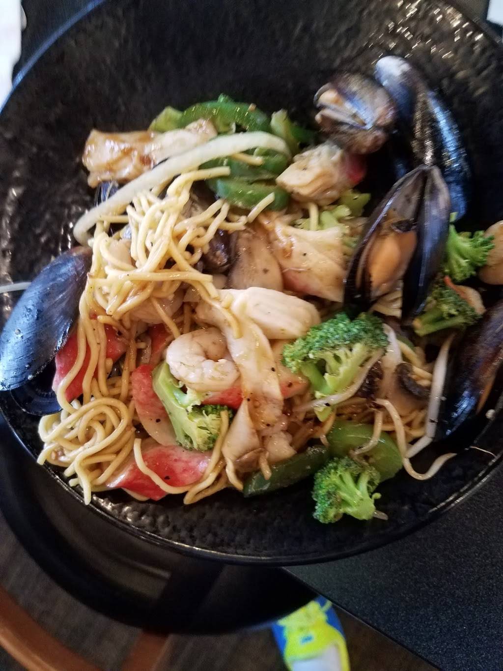 HuHot Mongolian Grill | restaurant | 8336 E, Northfield Blvd, Denver, CO 80238, USA | 3033071448 OR +1 303-307-1448