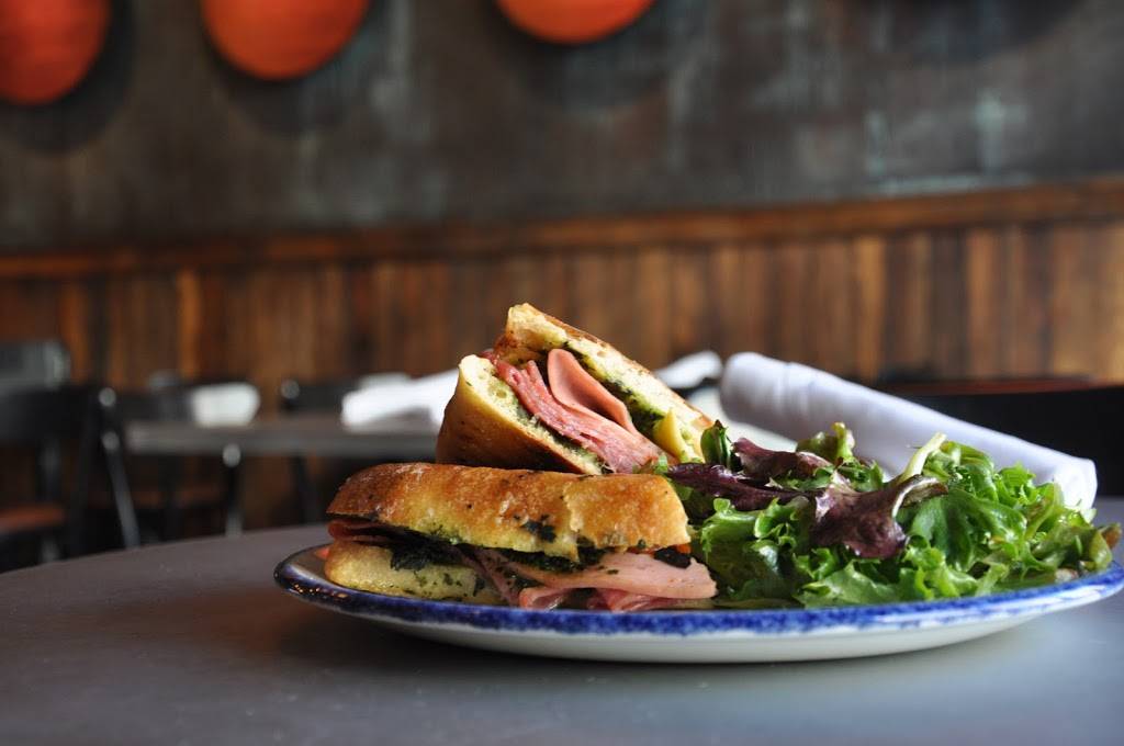 Elm Street Taproom | restaurant | 256 Elm St, Somerville, MA 02144, USA | 6177644965 OR +1 617-764-4965