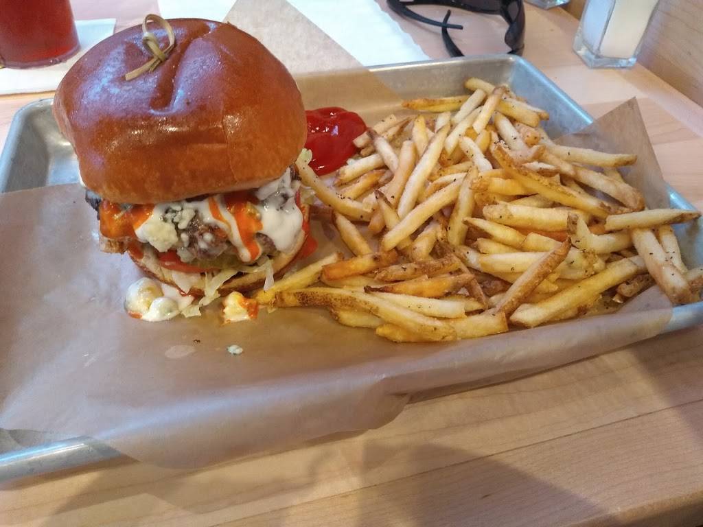 Buffalo Wild Wings | restaurant | 421 Airport Rd Suite 102, Arden, NC 28704, USA | 8286540197 OR +1 828-654-0197