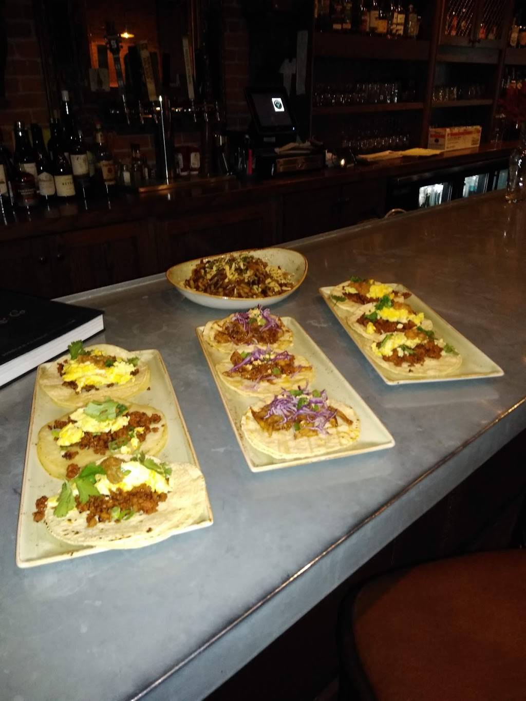 Barnabys Public House | restaurant | 385 Westminster St, Providence, RI 02903, USA | 4014556857 OR +1 401-455-6857