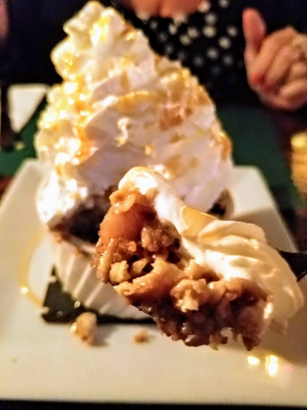 B.K. Sweenys Parkside Tavern | restaurant | 356 Broadway, Bethpage, NY 11714, USA | 5169359597 OR +1 516-935-9597