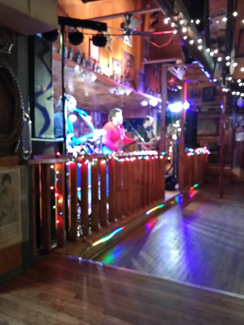 Rainbow Road Club | restaurant | 137 Berryville Pike, Charles Town, WV 25414, USA | 3047253540 OR +1 304-725-3540