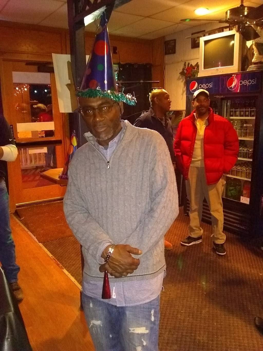 Charlies | restaurant | 77 N Main St, Liberty, NY 12754, USA | 8452929951 OR +1 845-292-9951