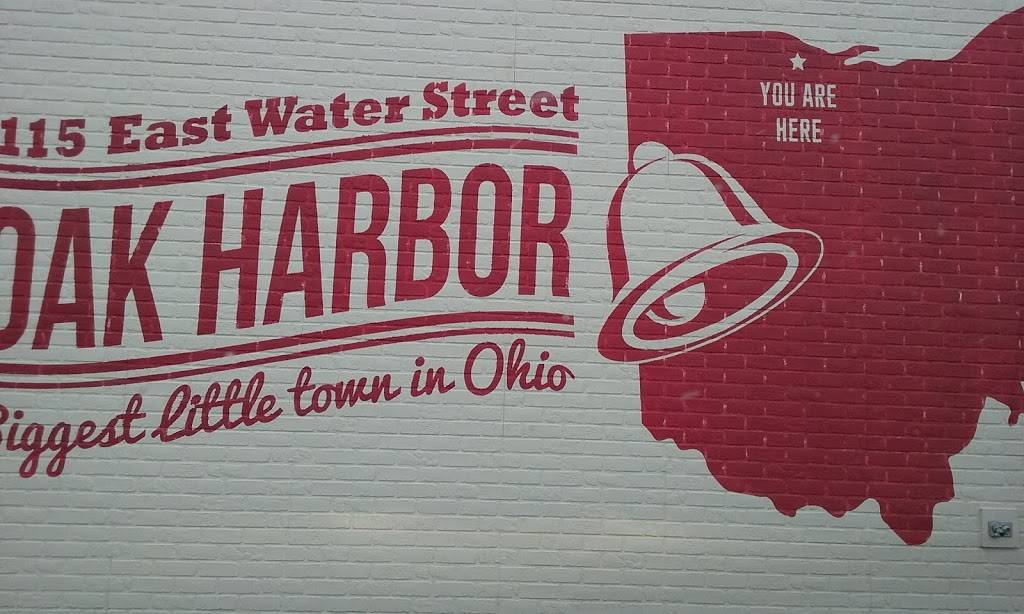 Taco Bell | meal takeaway | 115 E Water St, Oak Harbor, OH 43449, USA | 4196076280 OR +1 419-607-6280
