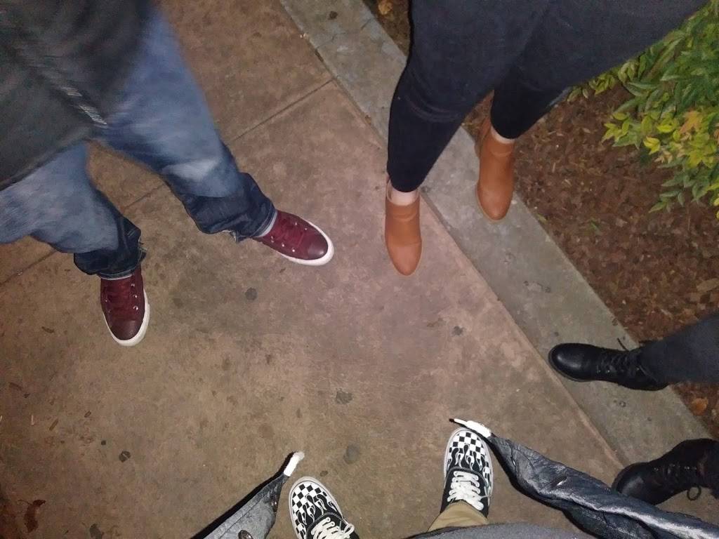 Red Brick Bar & Grill | night club | 153 S Broadway, Turlock, CA 95380, USA | 2096671561 OR +1 209-667-1561