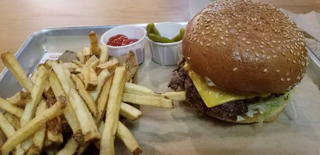 Hi-Way Burger & Fry | restaurant | 3853 24th St, San Francisco, CA 94114, USA | 4156416000 OR +1 415-641-6000