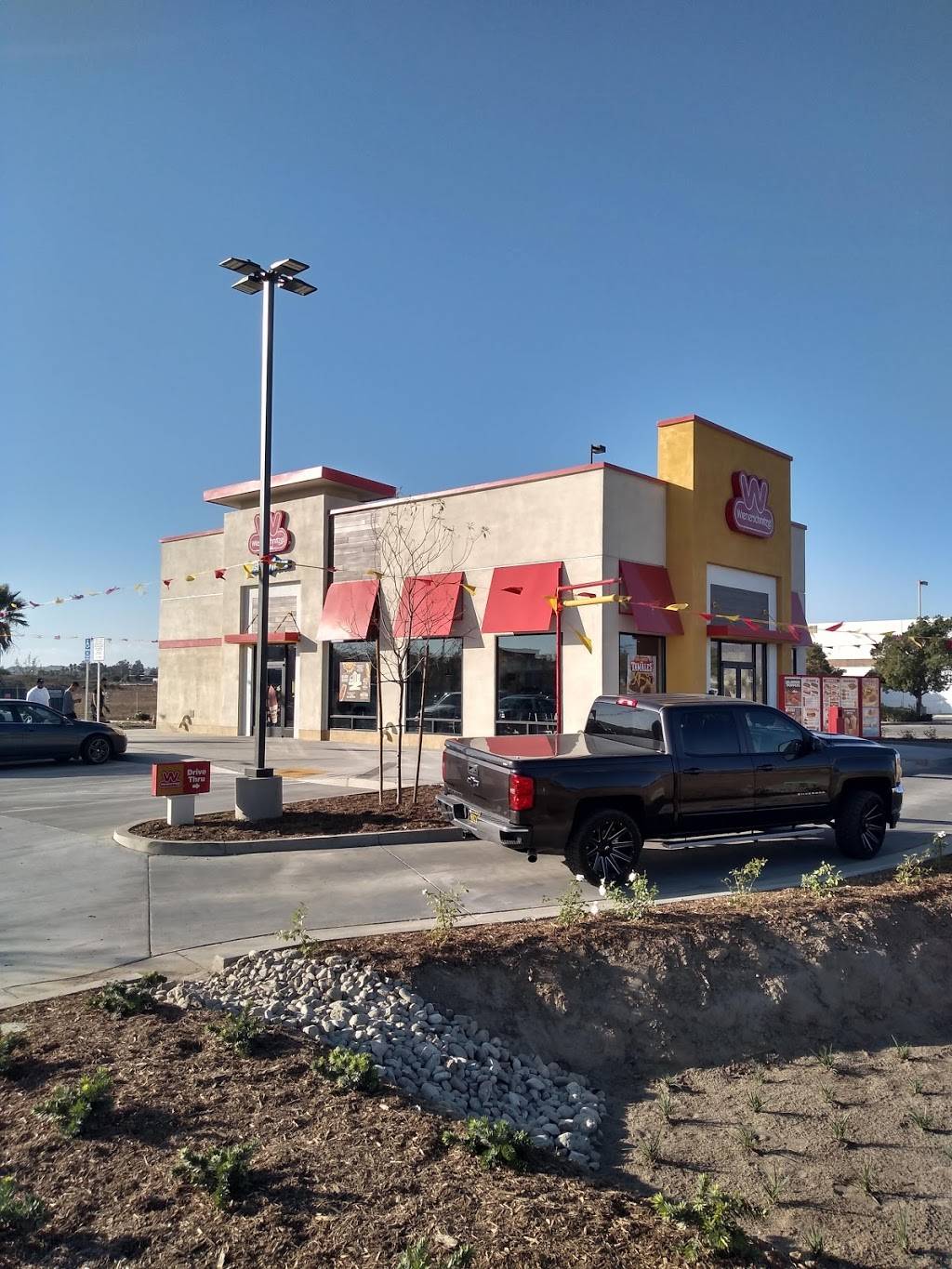 Wienerschnitzel | restaurant | 2650 N Perris Blvd, Perris, CA 92571, USA | 9519404256 OR +1 951-940-4256