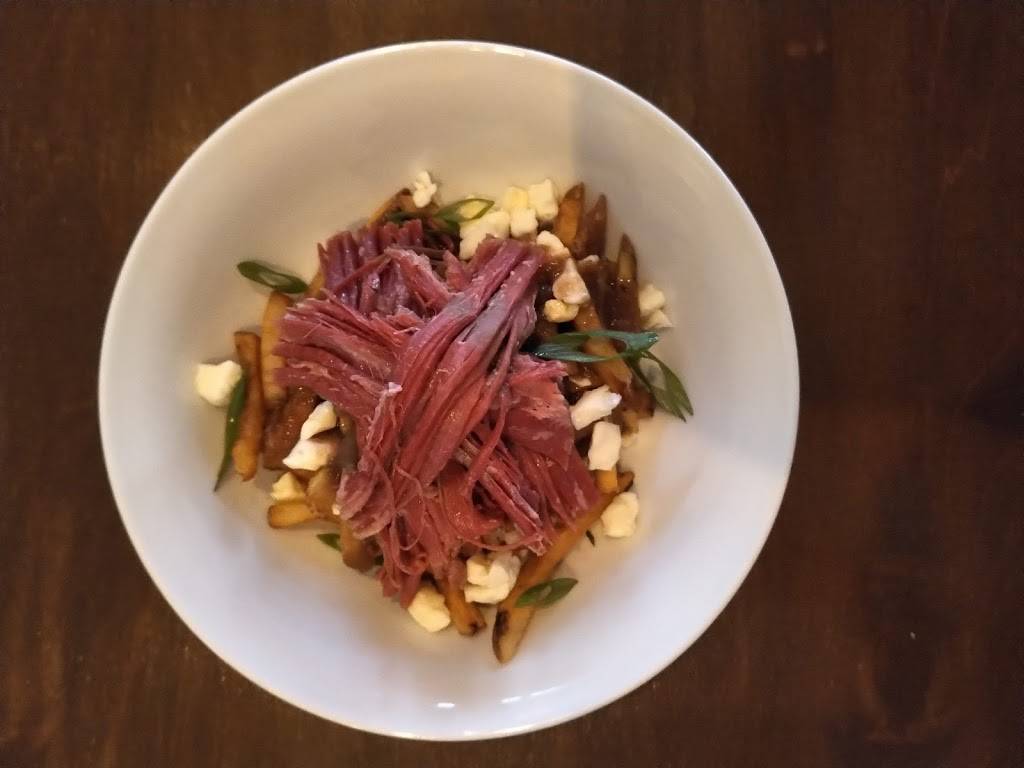 Pub Sir John Abbott | restaurant | 258 A Route du Long-Sault, Saint-André-dArgenteuil, QC J0V 1X0, Canada | 5798878400 OR +1 579-887-8400