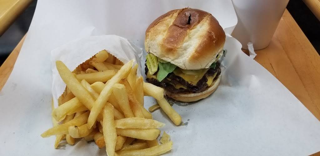 Big Sammys Hot Dogs II | restaurant | 2490 Bushwood Dr # C, Elgin, IL 60124, USA | 8475511830 OR +1 847-551-1830